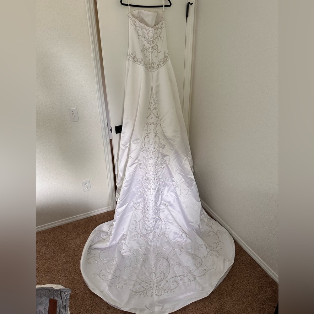 David’s Bridal Michaelangelo/T8589 Wedding Dress